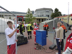 Zeltaufbau f&uuml;r Asylbewerber