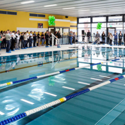 Bild vergr&ouml;&szlig;ern: Schwimmbad-Einweihung077