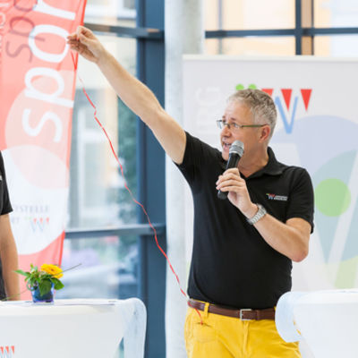 Bild vergr&ouml;&szlig;ern: Schwimmbad-Einweihung035