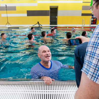 Bild vergr&ouml;&szlig;ern: Schwimmbad-Einweihung111
