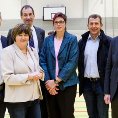Bild vergr&ouml;&szlig;ern: Schwimmbad-Einweihung180