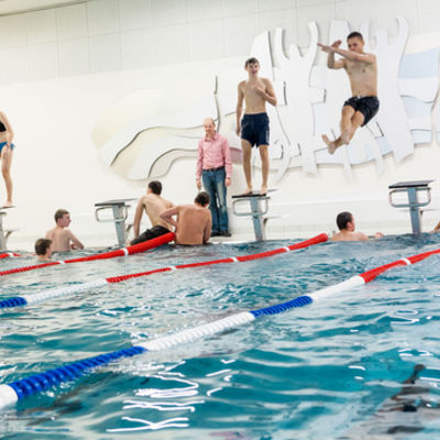 Bild vergr&ouml;&szlig;ern: Schwimmbad-Einweihung142