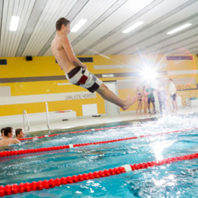 Bild vergr&ouml;&szlig;ern: Schwimmbad-Einweihung136