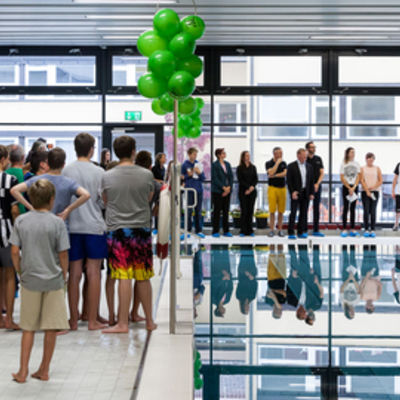 Bild vergr&ouml;&szlig;ern: Schwimmbad-Einweihung072
