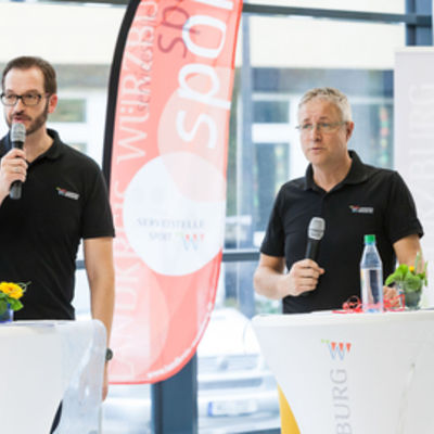 Bild vergr&ouml;&szlig;ern: Schwimmbad-Einweihung036