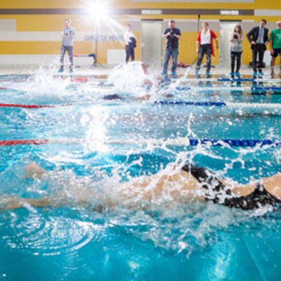 Bild vergr&ouml;&szlig;ern: Schwimmbad-Einweihung121
