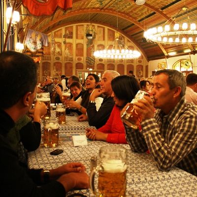 Bild vergr&ouml;&szlig;ern: Israelbesuch im Hofbr&auml;uhaus