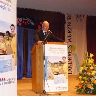 Bild vergr&ouml;&szlig;ern: Ehrenamtsabend Margetsh&ouml;chheim 2012 - 216