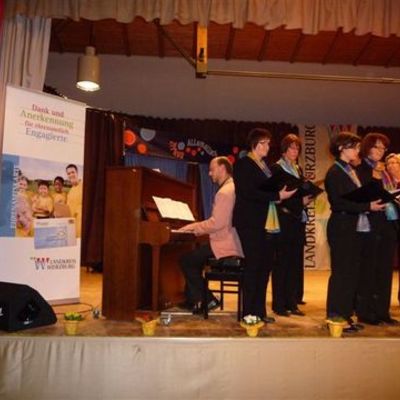 Bild vergr&ouml;&szlig;ern: Ehrenamtsabend Margetsh&ouml;chheim 2012 - 106