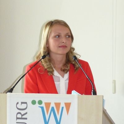 Bild vergr&ouml;&szlig;ern: Fr&auml;nkische Weink&ouml;nigin (10)