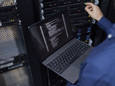 Rechner Rechenzentrum Software Update by SeventyFour | Canva