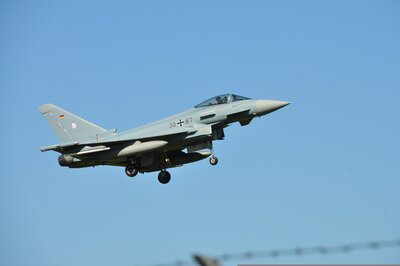 eurofighter-flugzeug-bundeswehr-man&ouml;ver