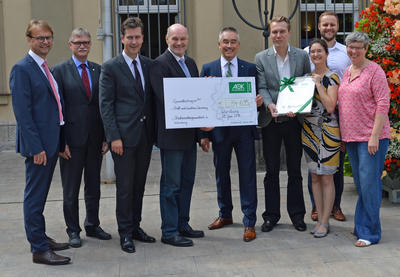 GesundheitsregionPlus_&Uuml;bergabe F&ouml;rderscheck
