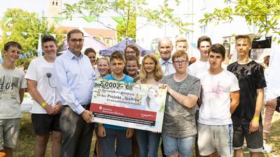 FEEL FR.E.E. 2018 Sparkasse Scheck&uuml;bergabe Abschlussfest 