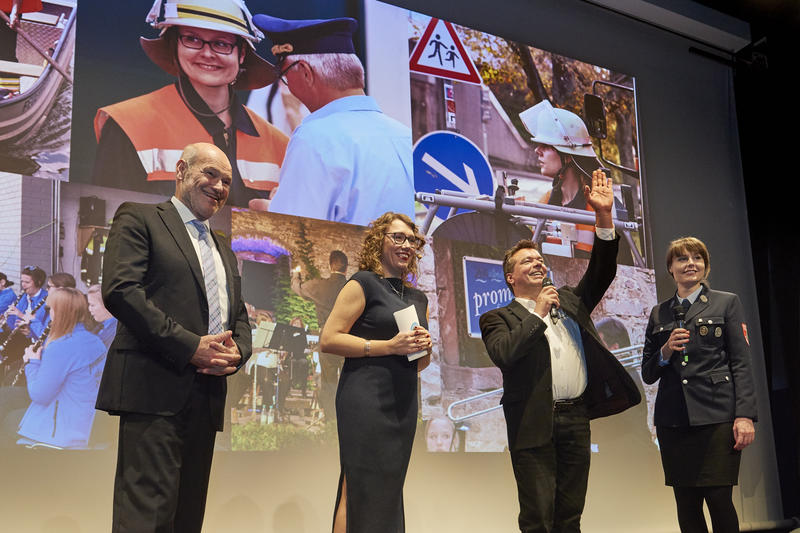 Bild vergr&ouml;&szlig;ern: LRA W&Atilde;&OElig;rzburg: Ehrenamtsgala 2019