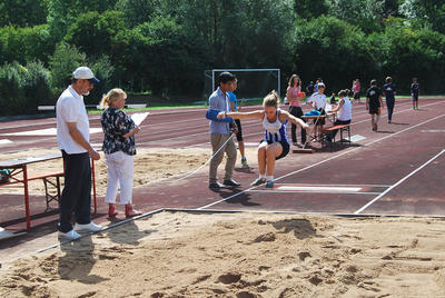 Freude am Sport ist eine wertvolle Erfahrung. Seit 50 Jahren findet im Landkreis W&uuml;rzburg das Kreissportfest statt, um junge Menschen f&uuml;r den Sport zu begeistern. Die Sportentwicklungsplanung wird auch die Ma&szlig;nahmen der Sportf&ouml;rderung und die Sportveranst