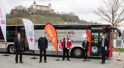 0415 Coronatestbus-1