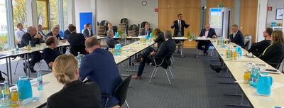 2021-10-29 Besuch Staatsminister Holetschek_A