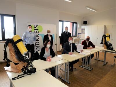 PM Unterzeichnung Zweckvereinbarung Atemschutzpool  by Christian Schuster 1