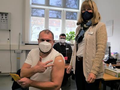PM LR Booster Impfung im LRA Wü by Christian Schuster