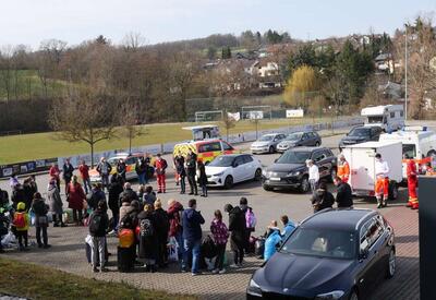 Ankunft Gefl&uuml;chtete in Zell by Lucas Kesselhut