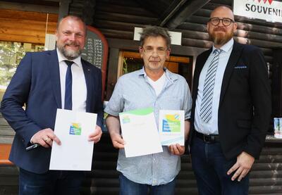 PM Urkunde Umweltpakt Bayern Plinske Meeg&auml;rtle by Dieter G&uuml;rz (1)