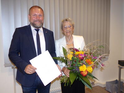 PM Ehrenzeichen des MP für Margot Beck Röttingen