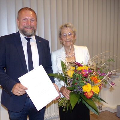 PM Ehrenzeichen des MP für Margot Beck Röttingen