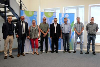 Gruppenfoto Dienstjubis und Ruhestand Mai 2022 by Christian Schuster