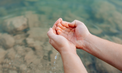 H&auml;nde_See_Wasser_quer