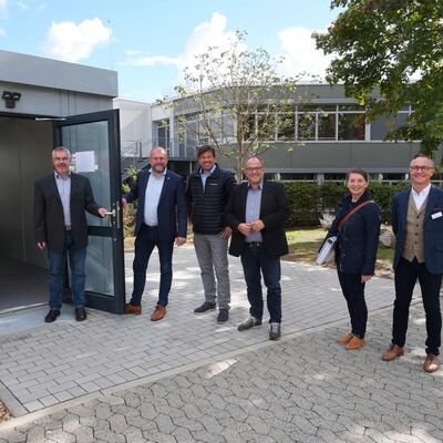 (1) PM Container an der Leopold-Sonnemann-Realschule eingeweiht by Lucas Kesselhut
