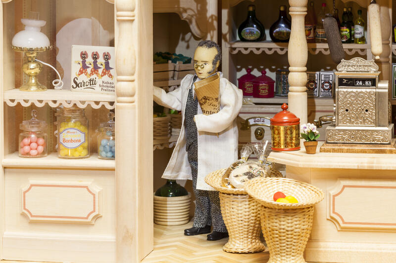 Bild vergrößern: Schnitzkunst ganz klein und fein zeigt der Erzgebirgische Spielzeugwinkel in Obereisenheim, eines von 17 Museen in Stadt und Landkreis Würzburg, die am Internationalen Museumstag am 21. Mai 2023 seine Pforten öffnet.