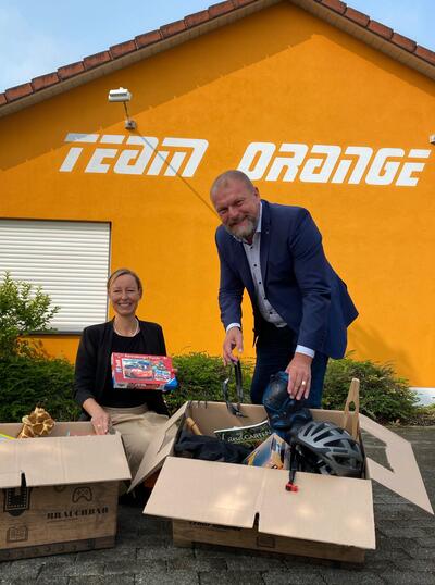 Bild vergr&ouml;&szlig;ern: (v.l.n.r.): Eva von Vietinghoff-Scheel mit Thomas Eberth