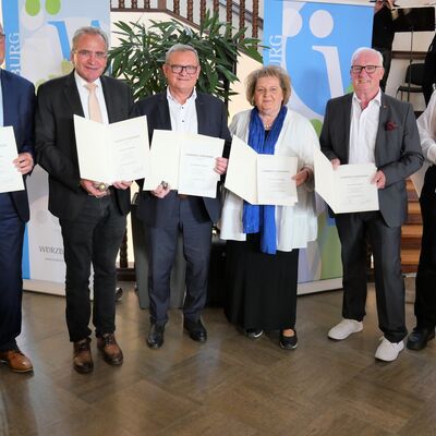 Ehrungen Kreisr&auml;te 25 Jahre + Landkreisnadel Gold